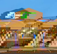 Holiday Inn Express  Suites Alexandria an IHG Hotel - Accommodation Michigan