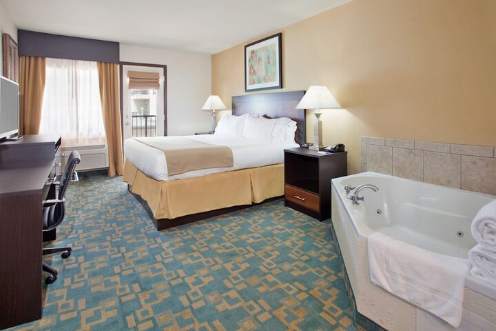 Holiday Inn Express Hotel & Suites Branson 76 Central, An IHG Hotel - thumb 7