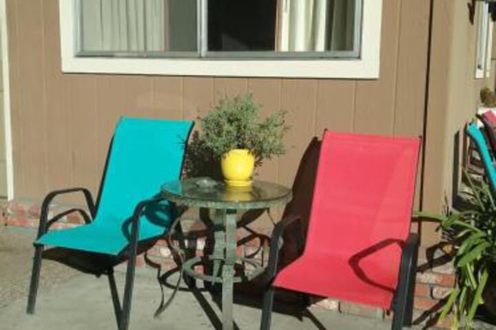 Bigfoot Motel - thumb 2