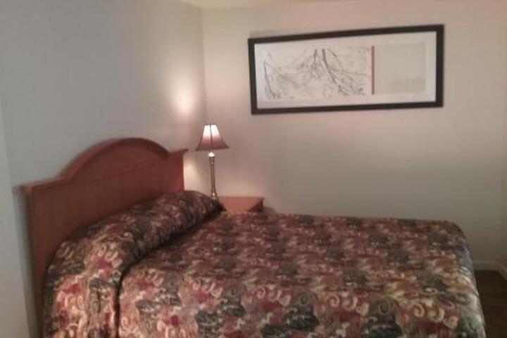 Bigfoot Motel - thumb 7