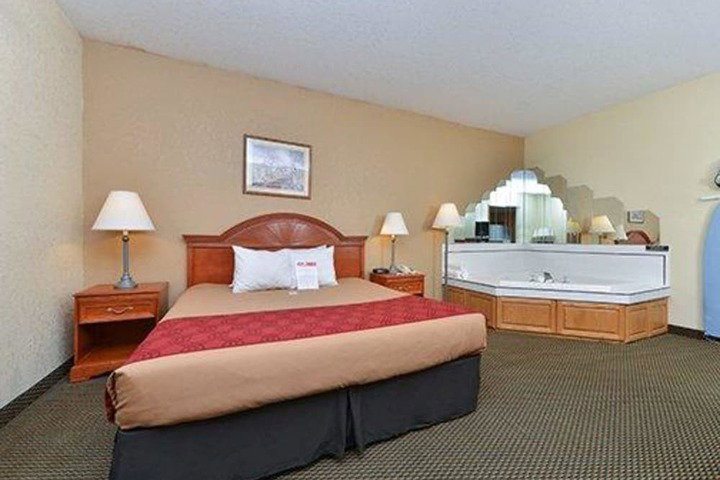 Rodeway Inn - thumb 4