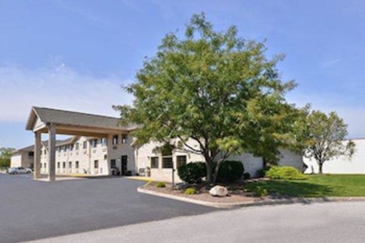 Rodeway Inn - thumb 0