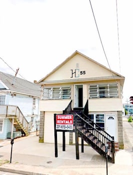 HC-55 Beach Haus - thumb 0