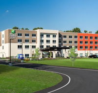 Holiday Inn Express Queensbury - Lake George Area an IHG Hotel - Accommodation Michigan