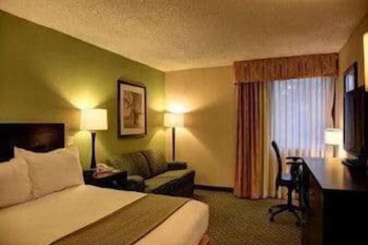 Ramada By Wyndham Shreveport Airport - thumb 3