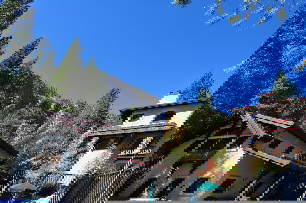 Olympic Village Inn - thumb 4