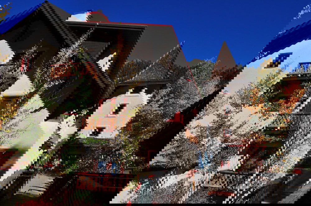 Olympic Village Inn - thumb 1