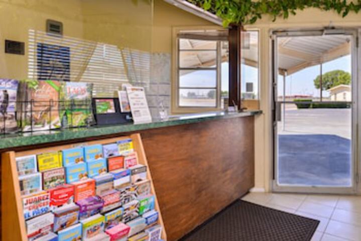 Scottish Inns & Suites - thumb 0