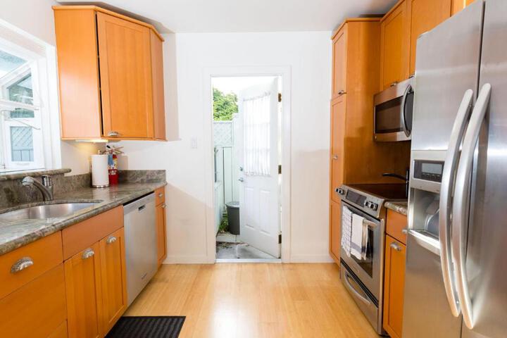 Island Cottage Your Home Away From Home - thumb 1