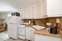 The Hummingbird by Beachside Management