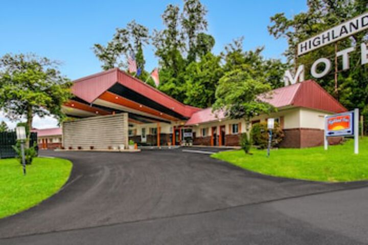 Highland Inn New Cumberland - thumb 0