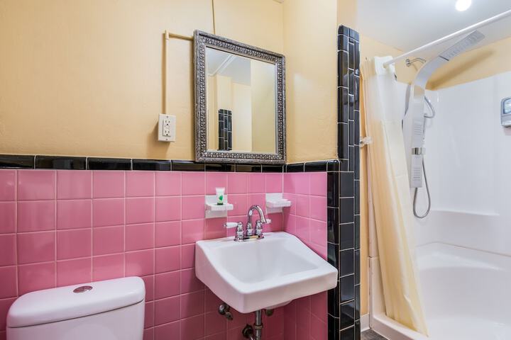 Highland Inn New Cumberland - thumb 1