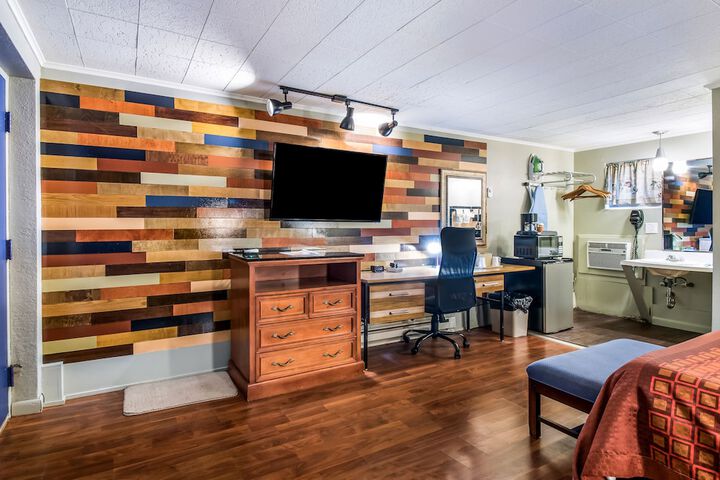 Highland Inn New Cumberland - thumb 3