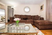 Great 1 Bedroom apartment Longwood MBTA Boston Fenway Jamaica Pond