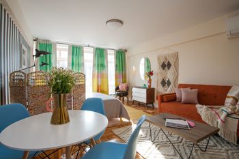 Studio Apartment In Brookline - thumb 1