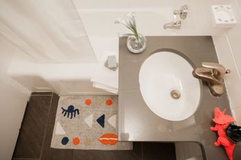 Studio Apartment In Brookline - thumb 2