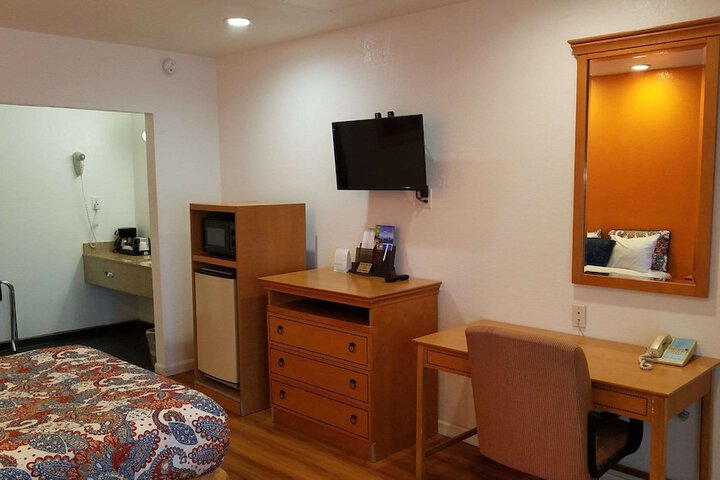 Rodeway Inn - thumb 2