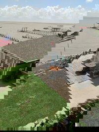 Come Friday Cottages on the Bay