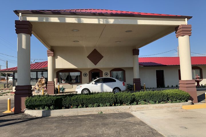Regency Inn - thumb 6