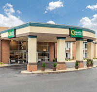 Quality Inn  Suites Apex - Holly Springs - Accommodation Michigan