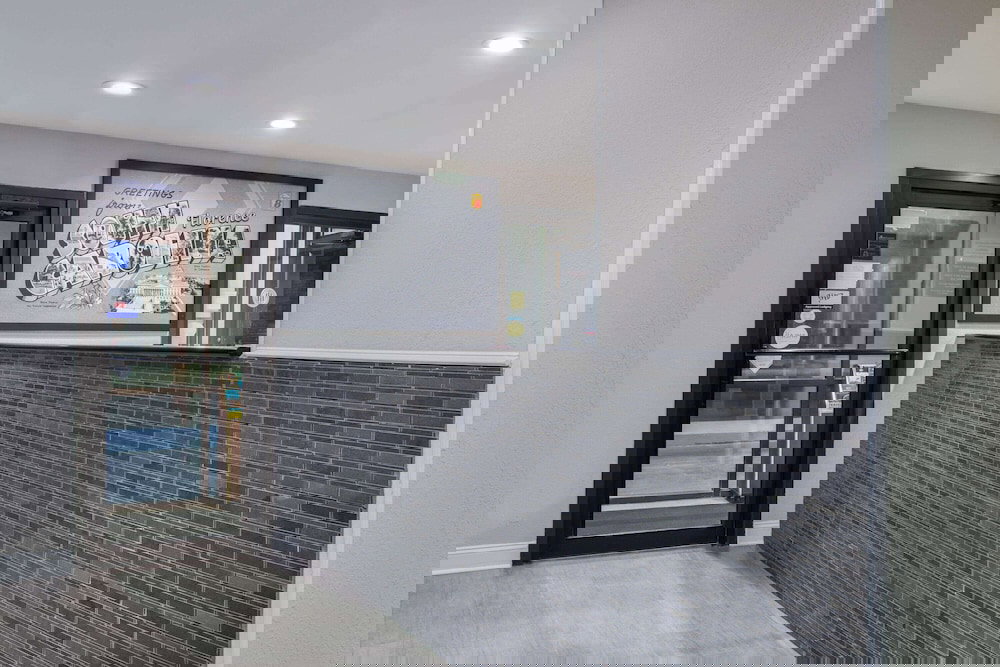 Super 8 By Wyndham Florence - thumb 3