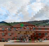 Holiday Inn Exp Chester WV an IHG Hotel - Accommodation Michigan