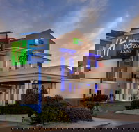 Holiday Inn Express  Suites Reno an IHG Hotel - Accommodation Michigan