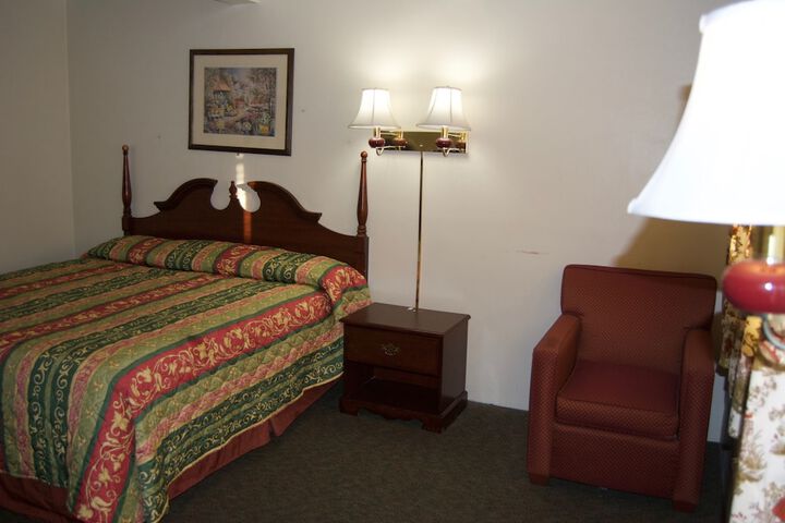 Janey Lynn Motel - thumb 7