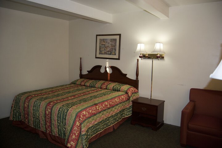 Janey Lynn Motel - thumb 6