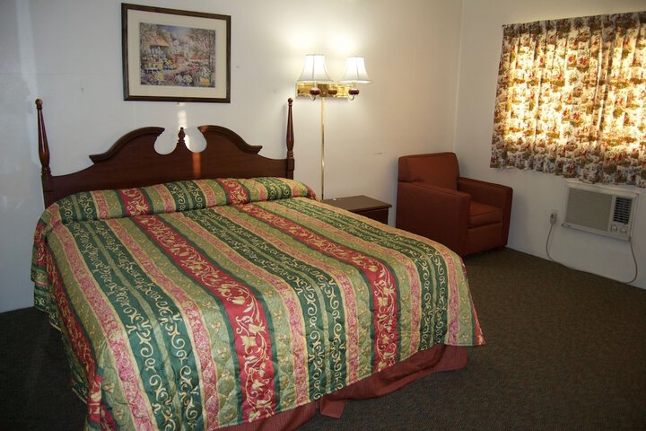 Janey Lynn Motel - thumb 5