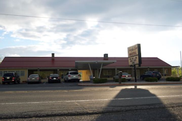 Janey Lynn Motel - thumb 0