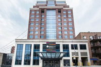 Umbrella Hotel Queens