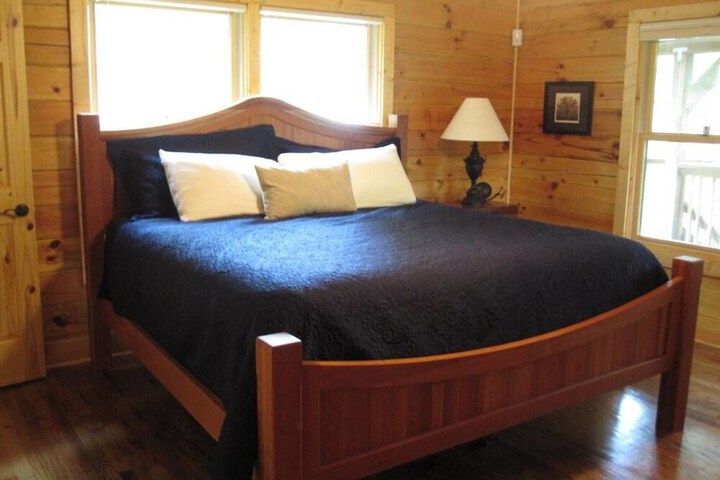 Whipkins Cove Beautiful 3 Bd Lakefront Getaway - thumb 2