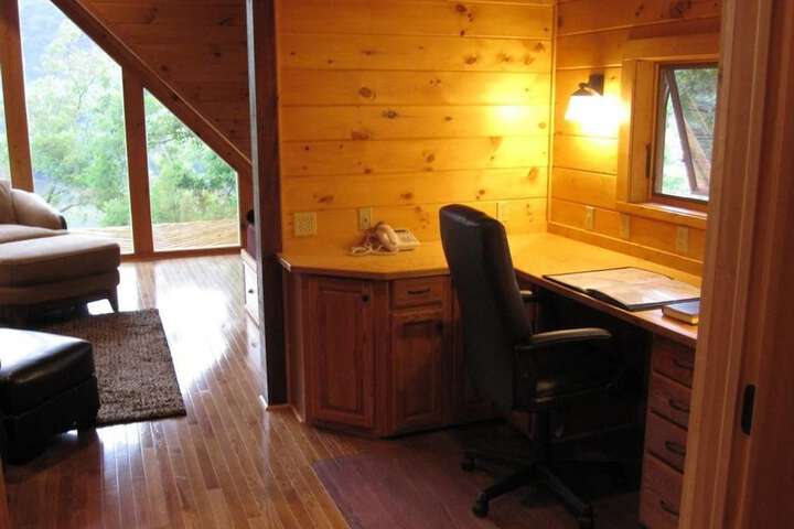 Whipkins Cove Beautiful 3 Bd Lakefront Getaway - thumb 4