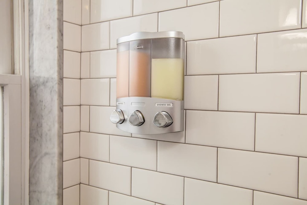 Luxe 4BR 3 Bath North End & Faneuil Hall - thumb 3