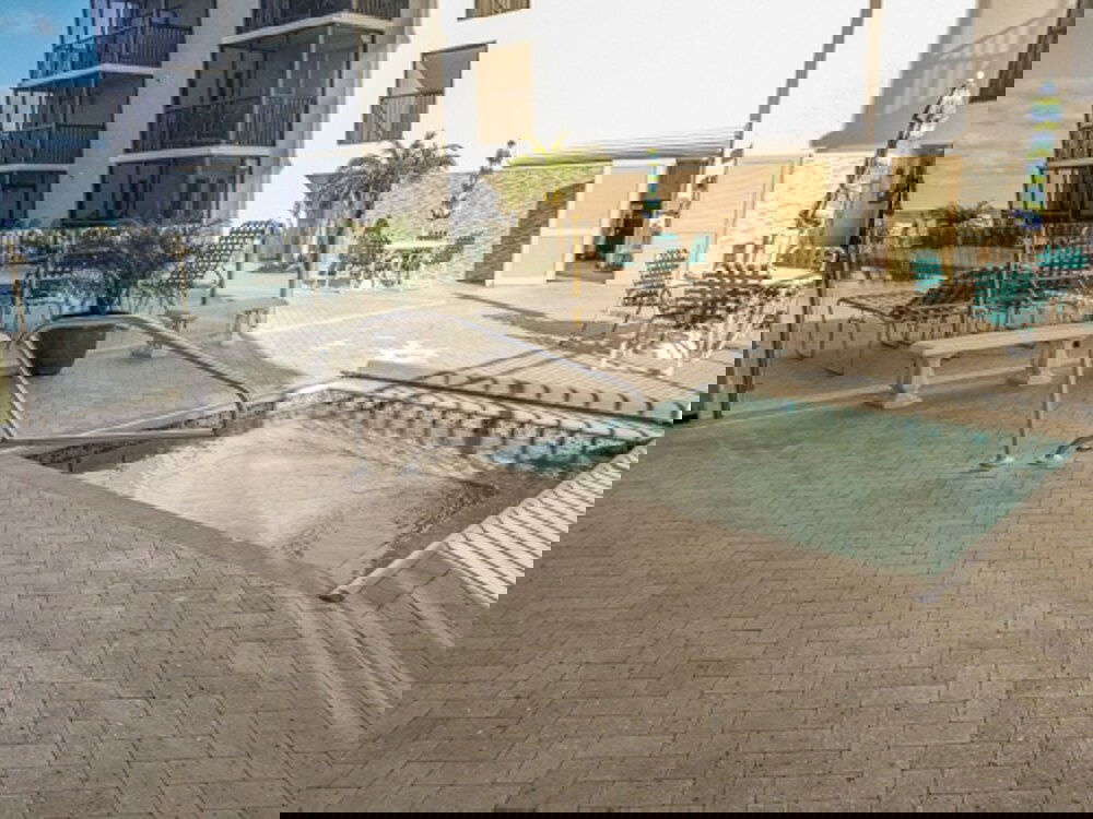 Island Winds 702 - thumb 2