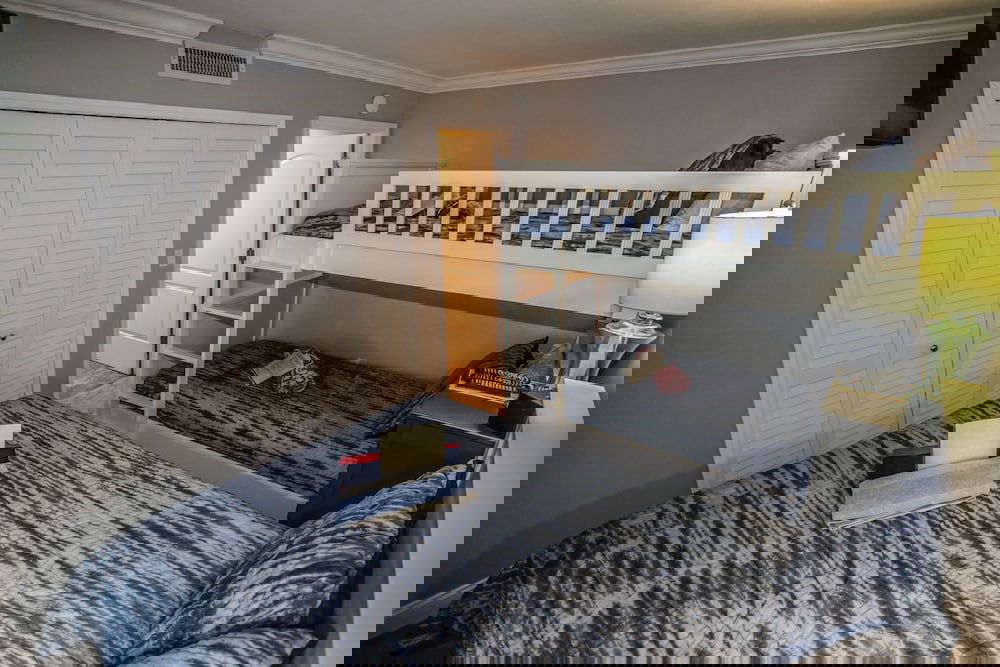 Island Winds 702 - thumb 6