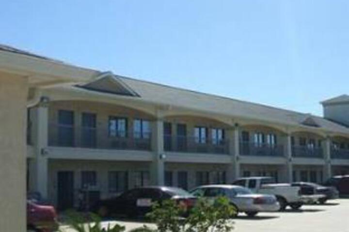 Scottish Inn & Suites Stafford - thumb 0