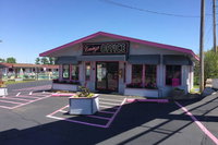 Flamingo Motel  Suites