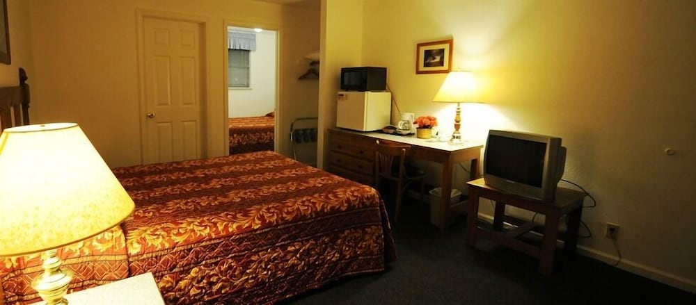 Burney Motel - thumb 3
