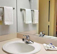 Howard Johnson - Accommodation Michigan