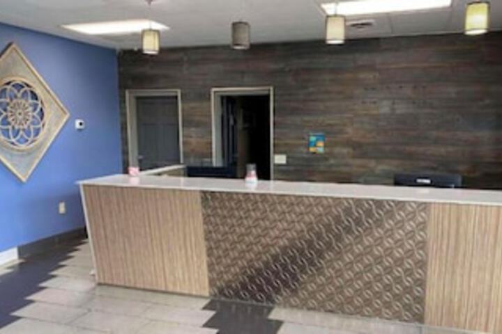 Econo Lodge - thumb 5