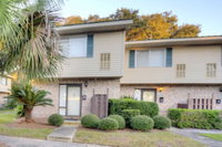 Island Townhouse E1 by Hodnett Cooper