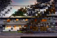 Cedar by AvantStay  Modern Home w/ Ping Pong Foosball Hot Tub  Pet Friendly