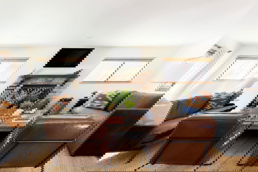 Cedar By AvantStay | Modern Home W/ Ping Pong, Foosball, Hot Tub, & Pet Friendly - thumb 2