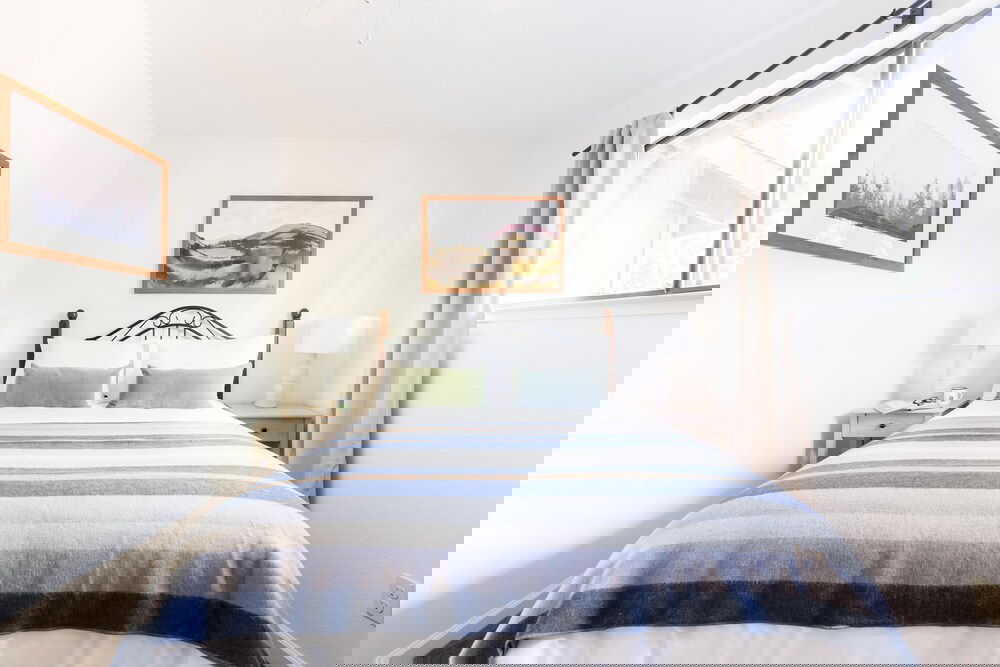 Cedar By AvantStay | Modern Home W/ Ping Pong, Foosball, Hot Tub, & Pet Friendly - thumb 6