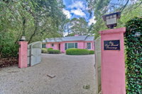 1 East Beach Causeway by Hodnett Cooper