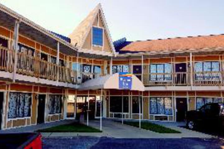 Super 8 Motel Flint / Burton Area - thumb 0