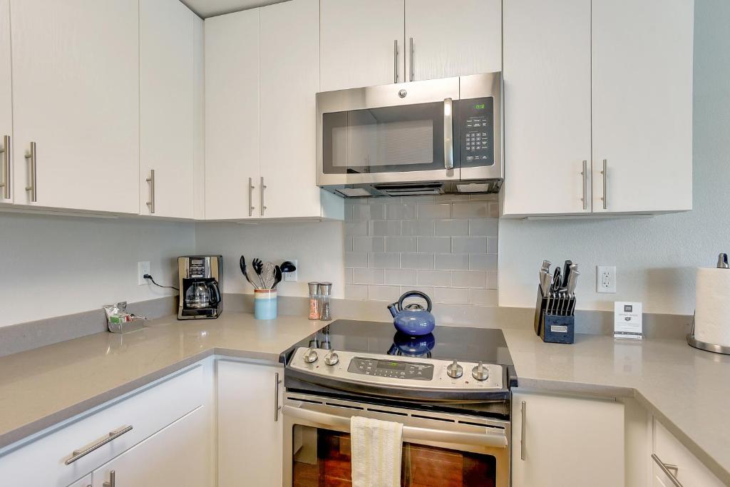 Urban Flat Apartments At Foster City - thumb 1