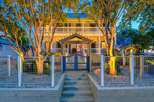 McKenize Guest House: Marble Falls Suite 1 BD 1BA - thumb 0